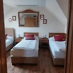 Hotel Berki Vendeglo Es