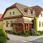 Berki Vendeglo Es Hotel 3*