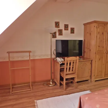 Berki Vendeglo Es فندق 3*