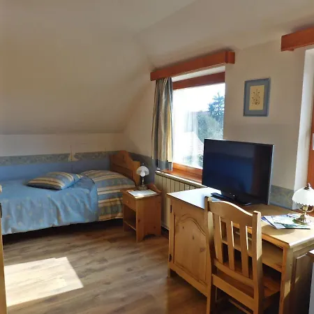 Berki Vendéglő és 3*