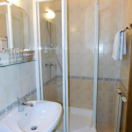 Hotel Berki Vendeglo Es