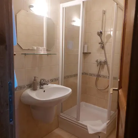 Hotel Berki Vendeglo Es 3*