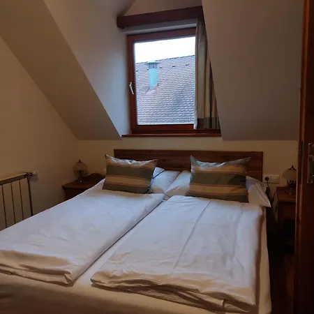 Hotel Berki Vendeglo Es