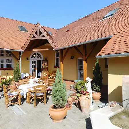 Hotel Berki Vendéglő és
