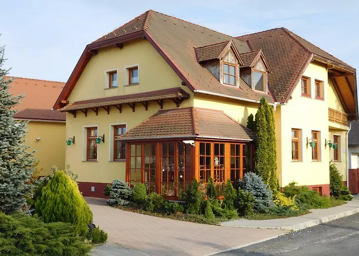 Berki Vendeglo Es Otel 3*